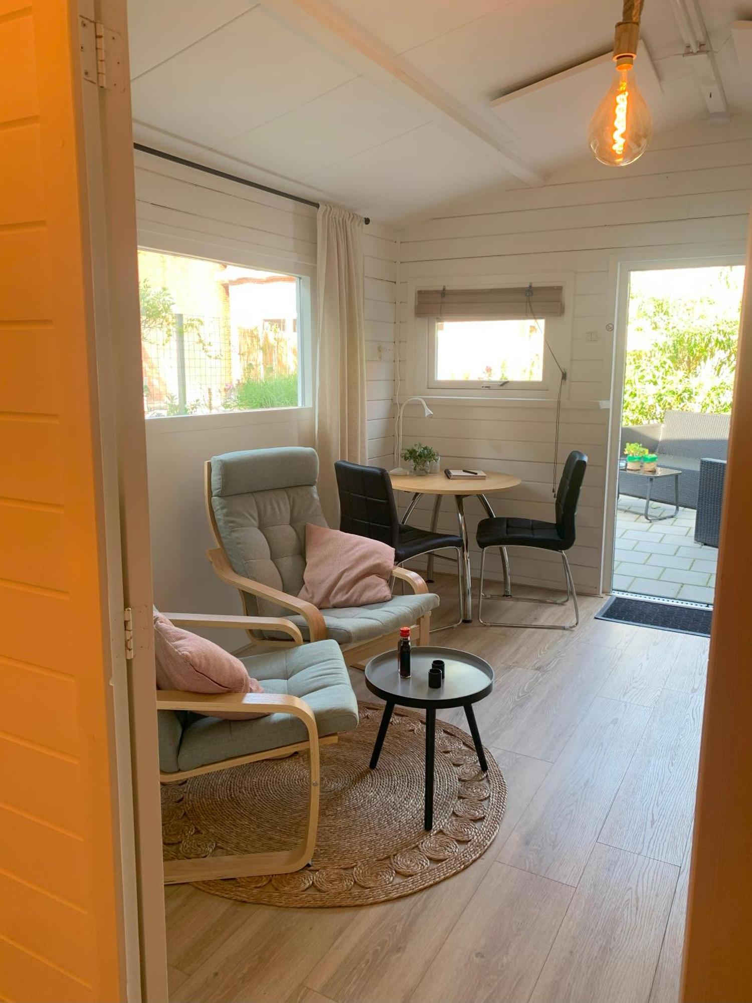 Tiny House Tussen De Grachten Sneek Exterior photo
